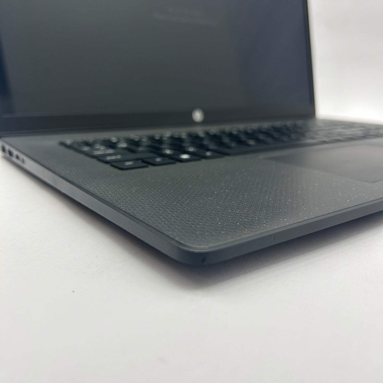 HP Laptop 17T-CN300 18″ i5-1344u 1.3GHz 12GB RAM 256GB SSD