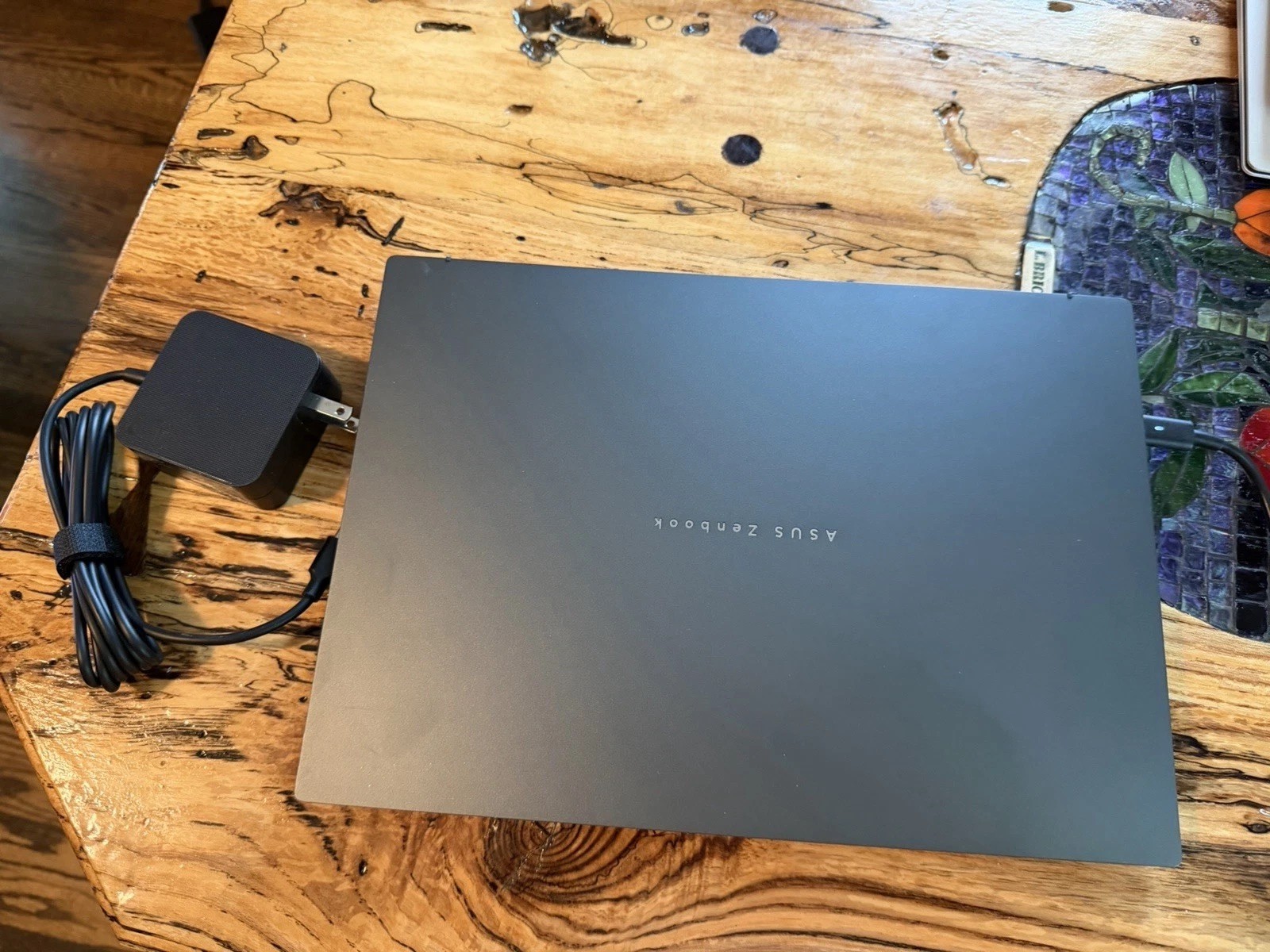 ASUS Zenbook 14 14″ 2K OLED Touch Intel Core Ultra 9 285H 32GB 1TB 9.9/10