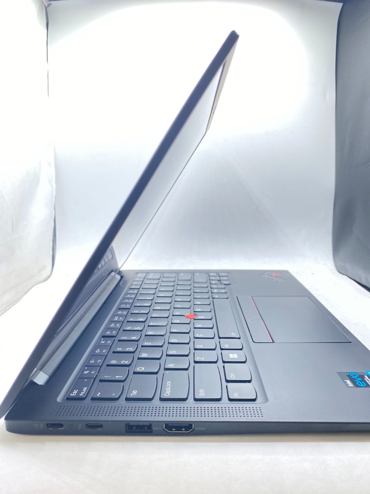 Lenovo ThinkPad X1 Carbon Gen 9 14″ Touch Intel i7-1185G7 16GB RAM 512GB SSD