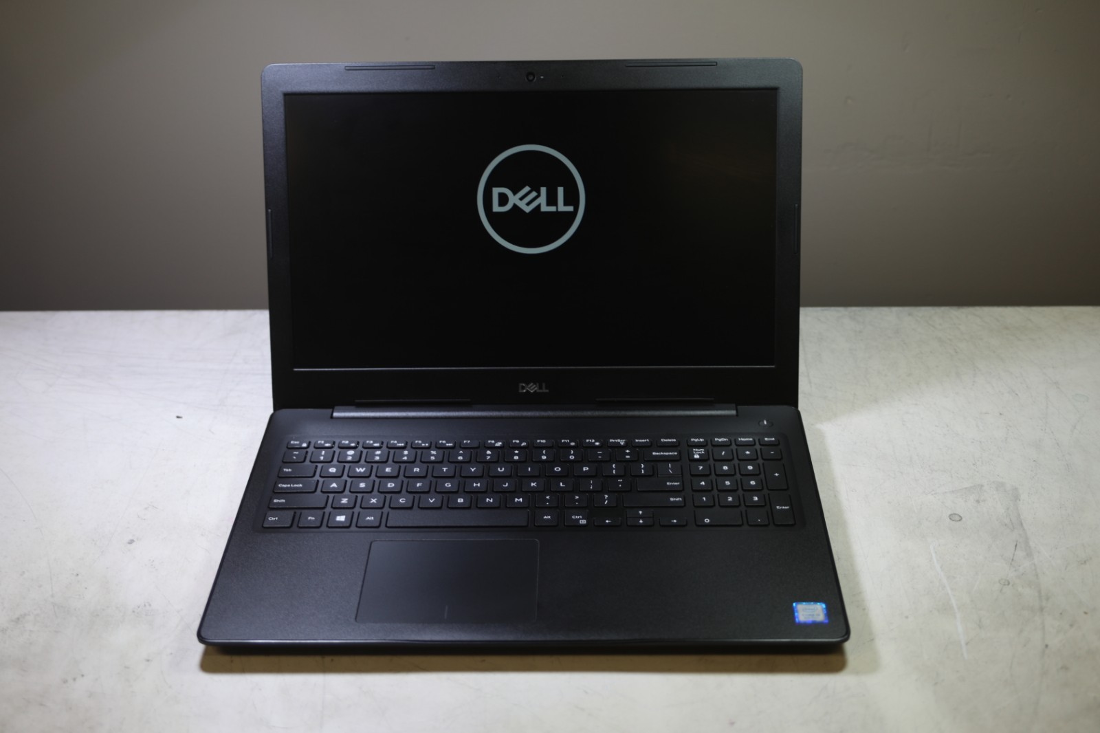 Latitude 3590 Intel(R) Core(TM) i5-8250U CPU @ 1.60GHz-8GB RAM-500GB HDD-NO OS