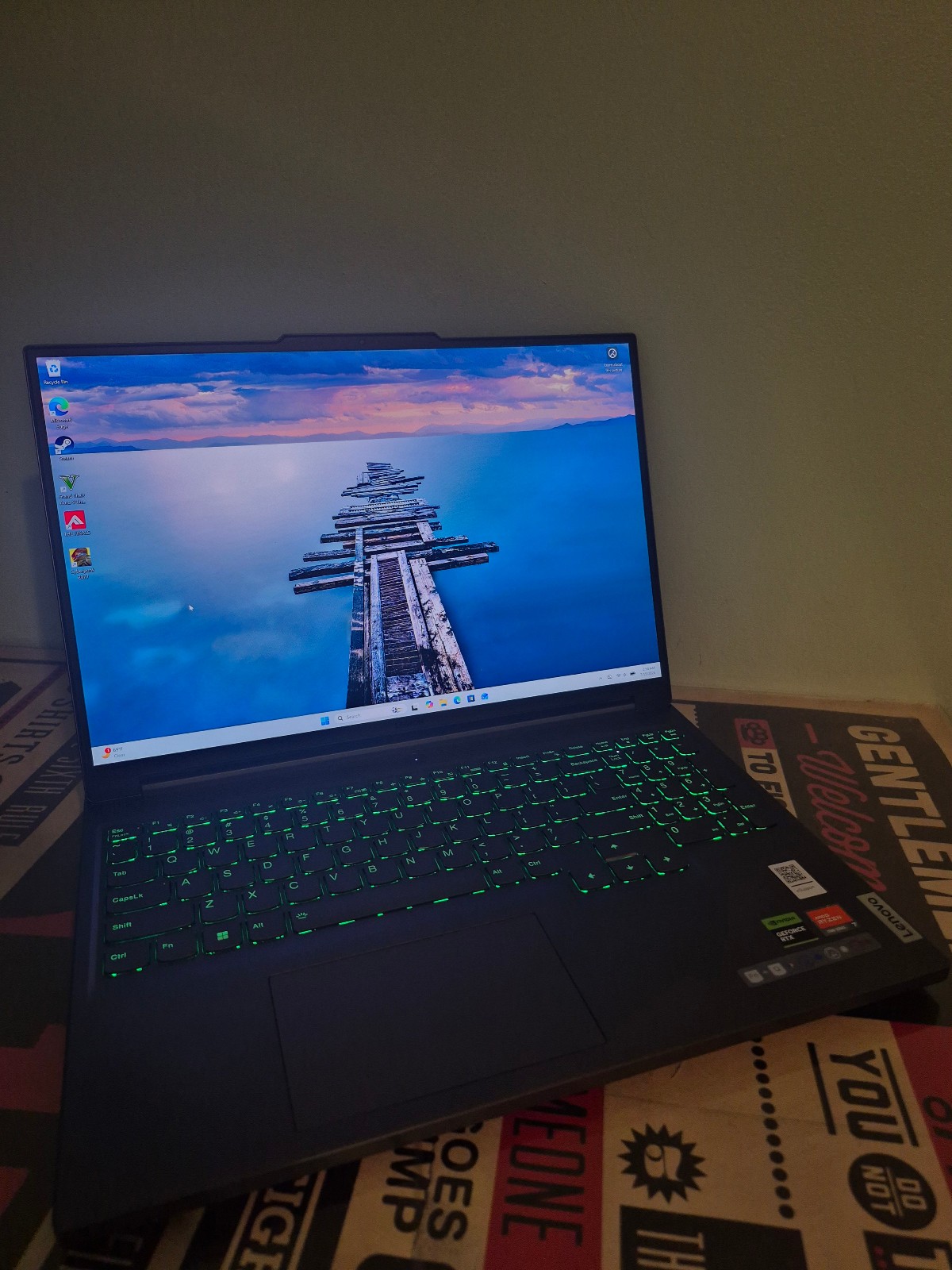 Lenovo Legion Slim 5 Gen 8 16″ 165Hz QHD+ Ryzen 7 7840HS 32GB 2TB RTX 4060