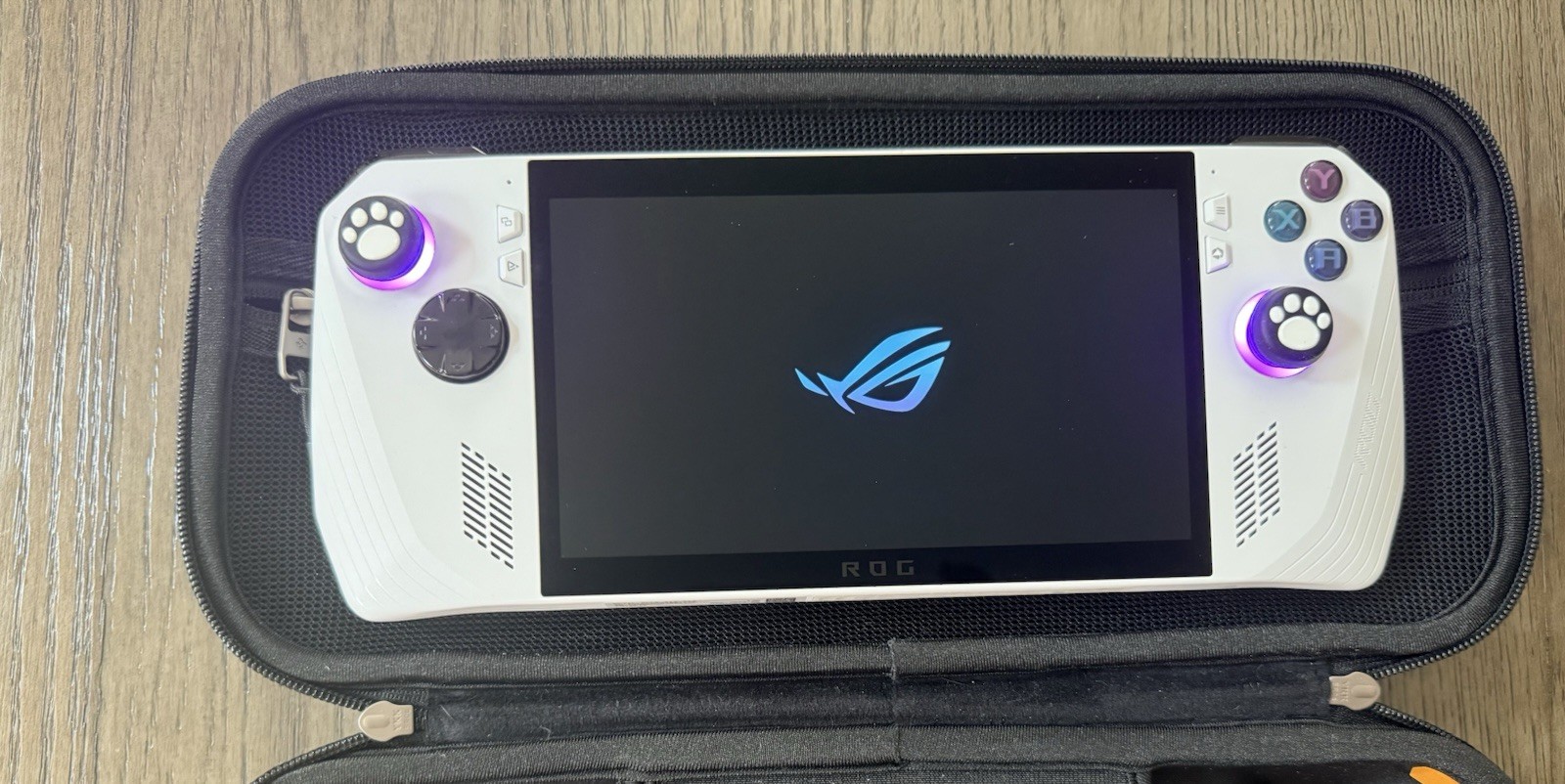 ASUS ROG Ally White w/ Spigen Case 1TB upgraded **MINT**