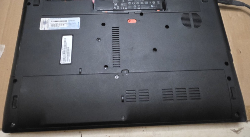 Aspire V3-551-8887 Laptop, Windows 10 AMD A8-4500M 4GB RAM 465GB HD NO BATTERY