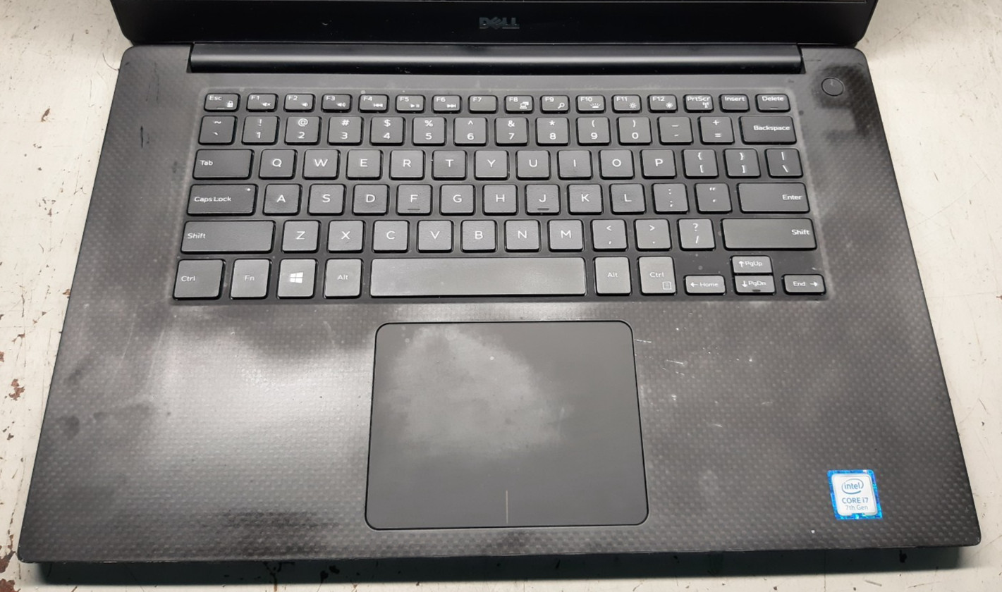 Dell Precision 5520 15.6″ i7-7820HQ 8GB RAM No SSD No OS