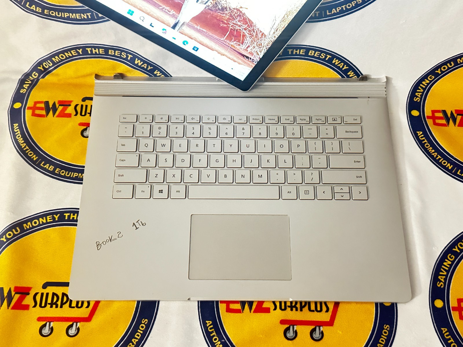 SURFACE BOOK 2 1793 15″ i7-8650U 16GB 512 GB SSD NVIDIA GTX 1060 6GB WIN 11 PRO