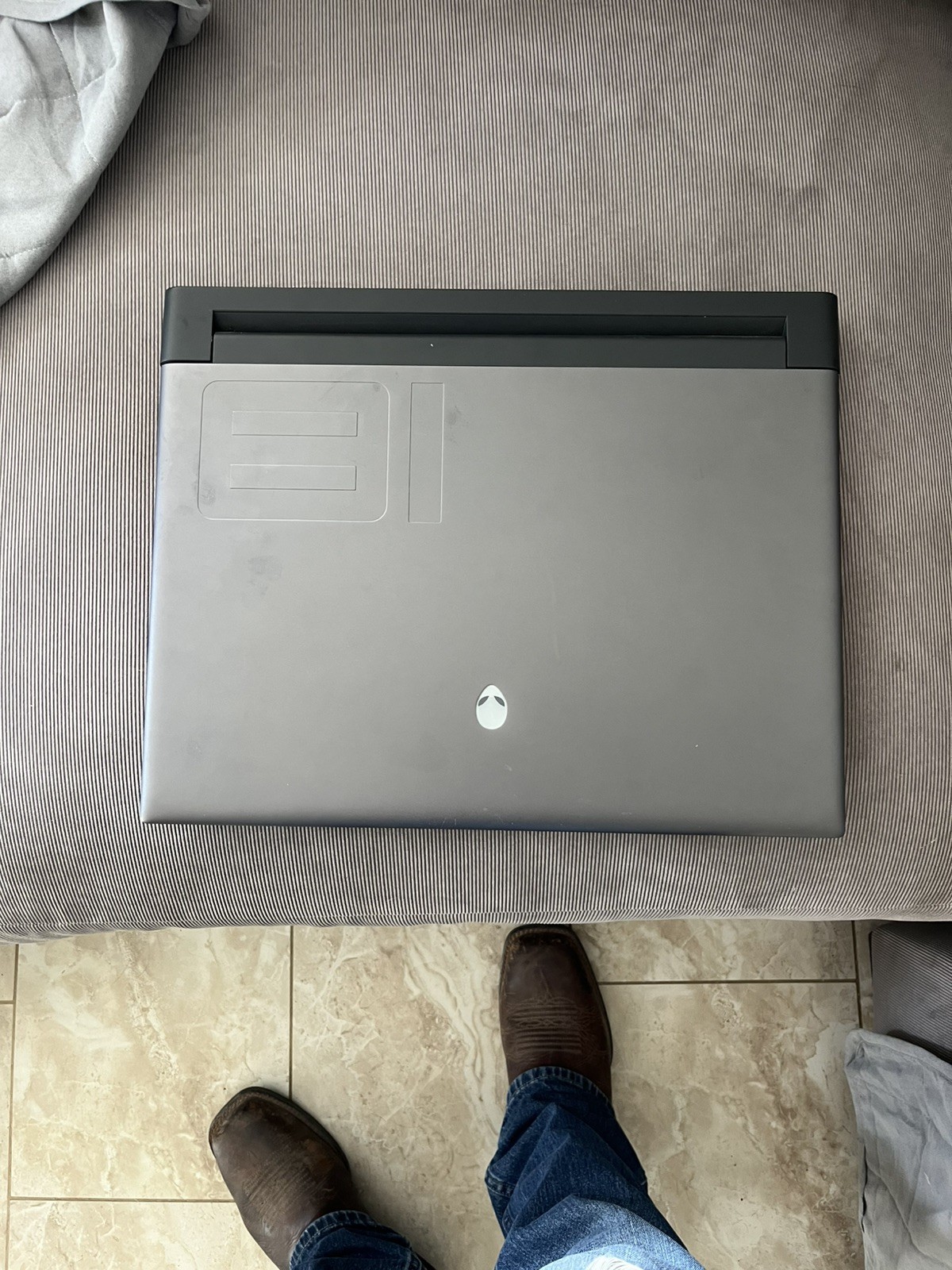 laptop gaming-Alienware m18 R2- i7 14th gen,-64GB RAM, 1TB SSD, NVIDIA 4060