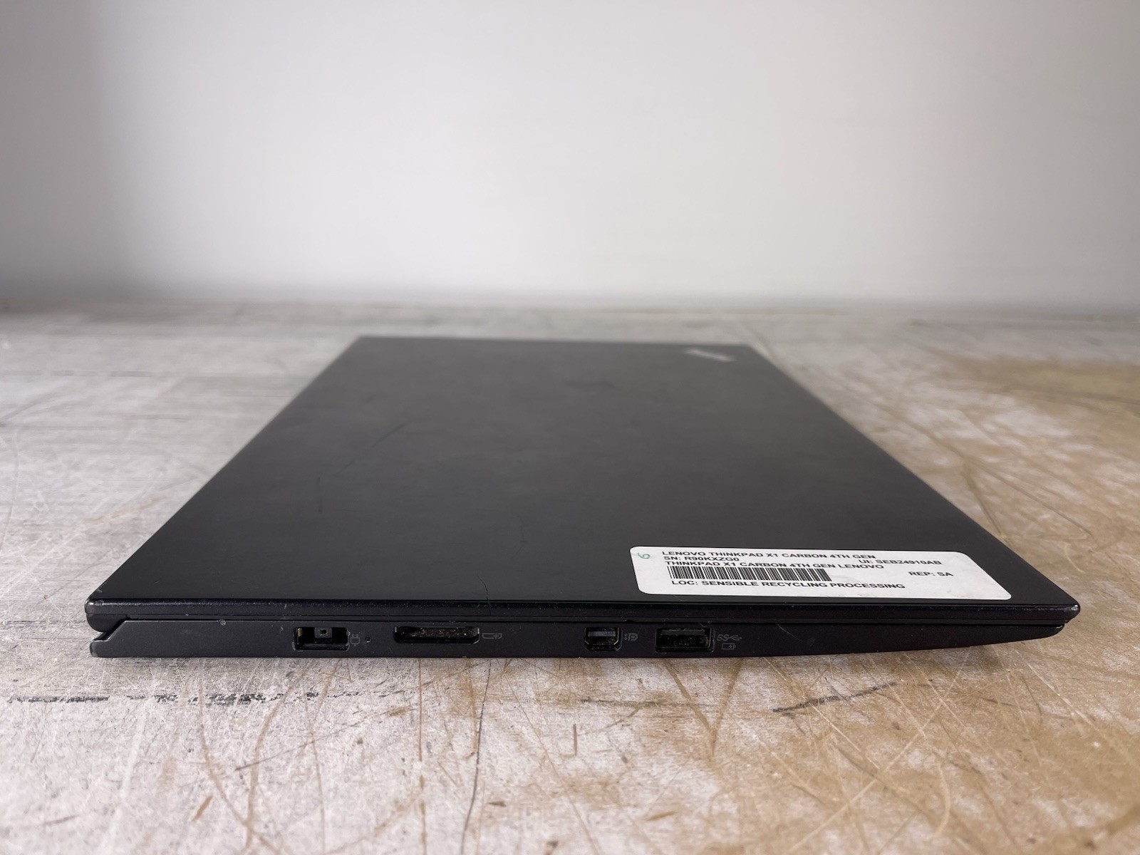 LENOVO THINKPAD X1 CARBON 4TH GEN i5-6300U @ 2.40GHz, 8GB RAM, NO HDD/OS