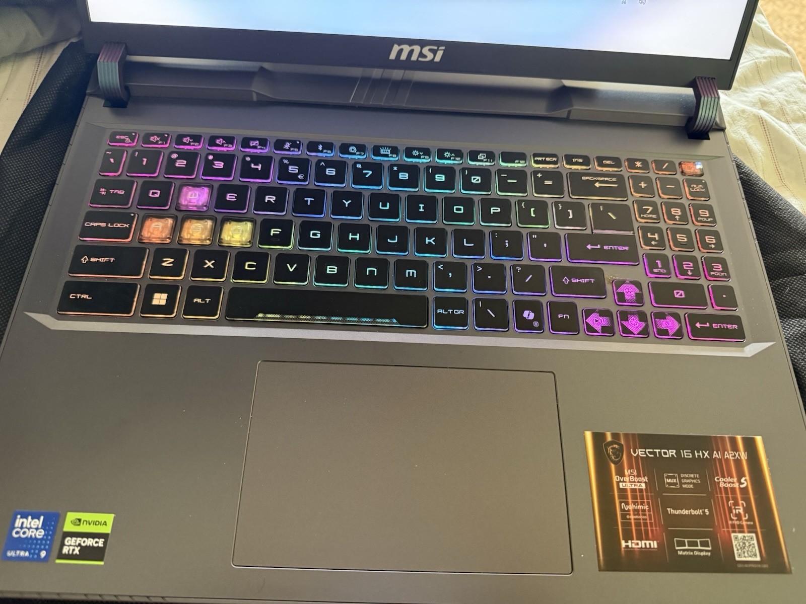 MSI Vector 16 HX AI A2XW 16″ Core Ultra 9 RTX 32GB 954GB SSD Win11