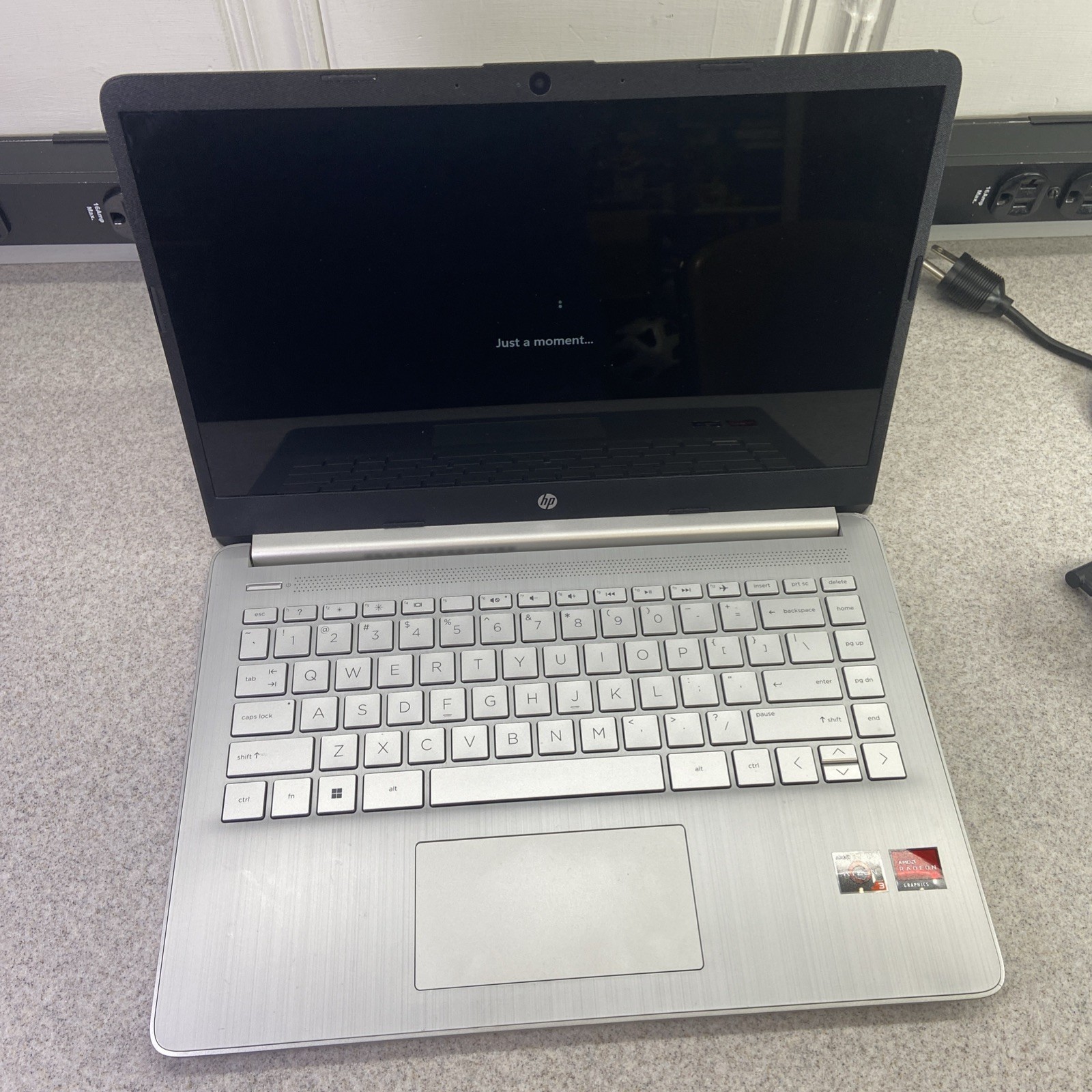 HP 14-fq0110wm HP 14″ FHD AMD Ryzen 3 3250U 2.6GHz AMD Radeon Graphics 4GB RAM