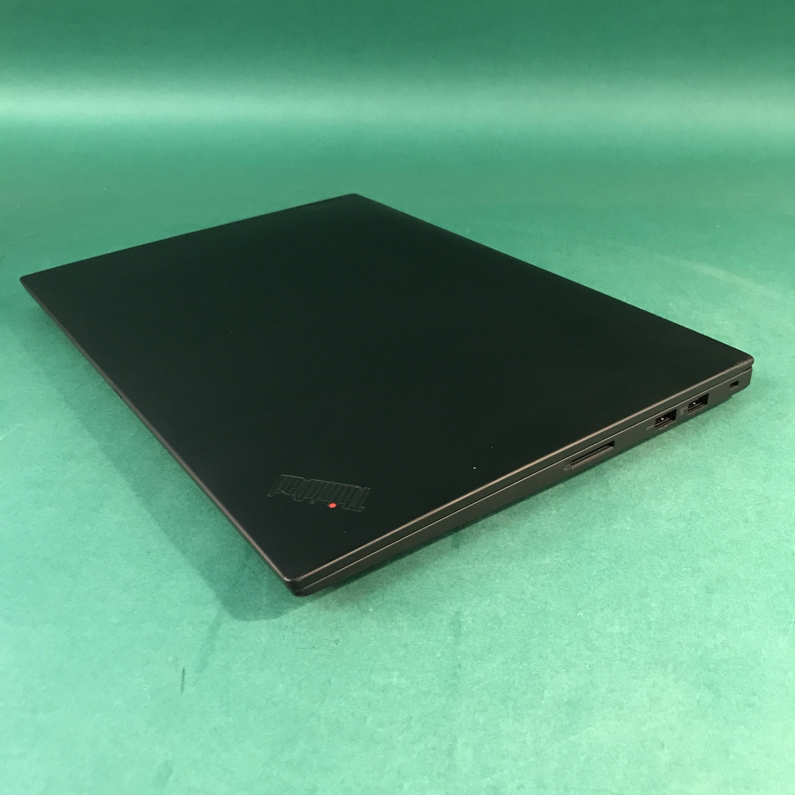 Lenovo ThinkPad P1 Gen 5 Intel i9-12900H 8GB RAM 1TB NVME Nvidia RTX A2000 W11P