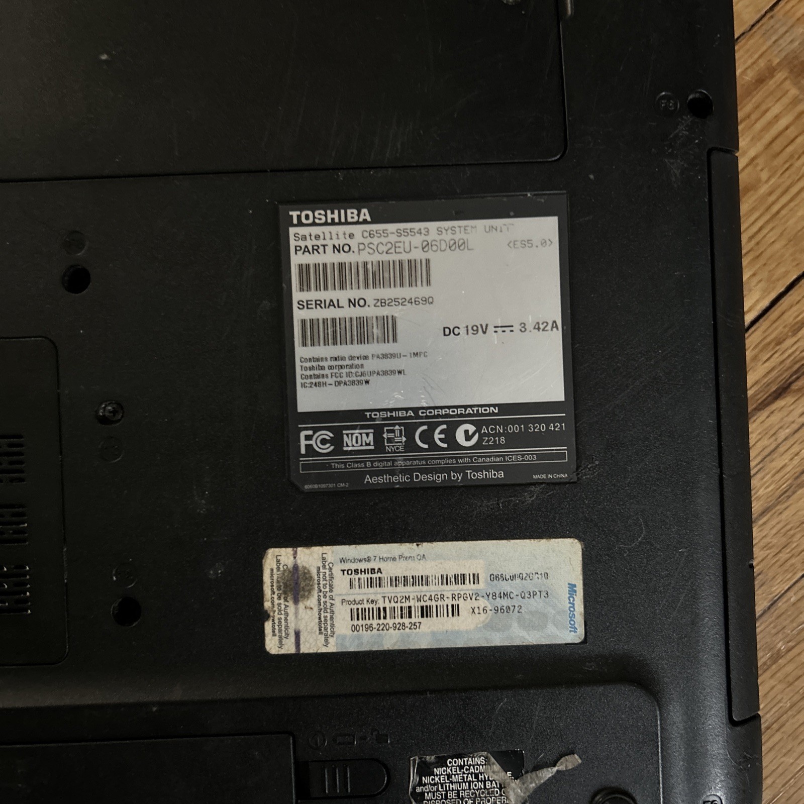 Toshiba satellite C655-S5543 laptop for parts black no cord