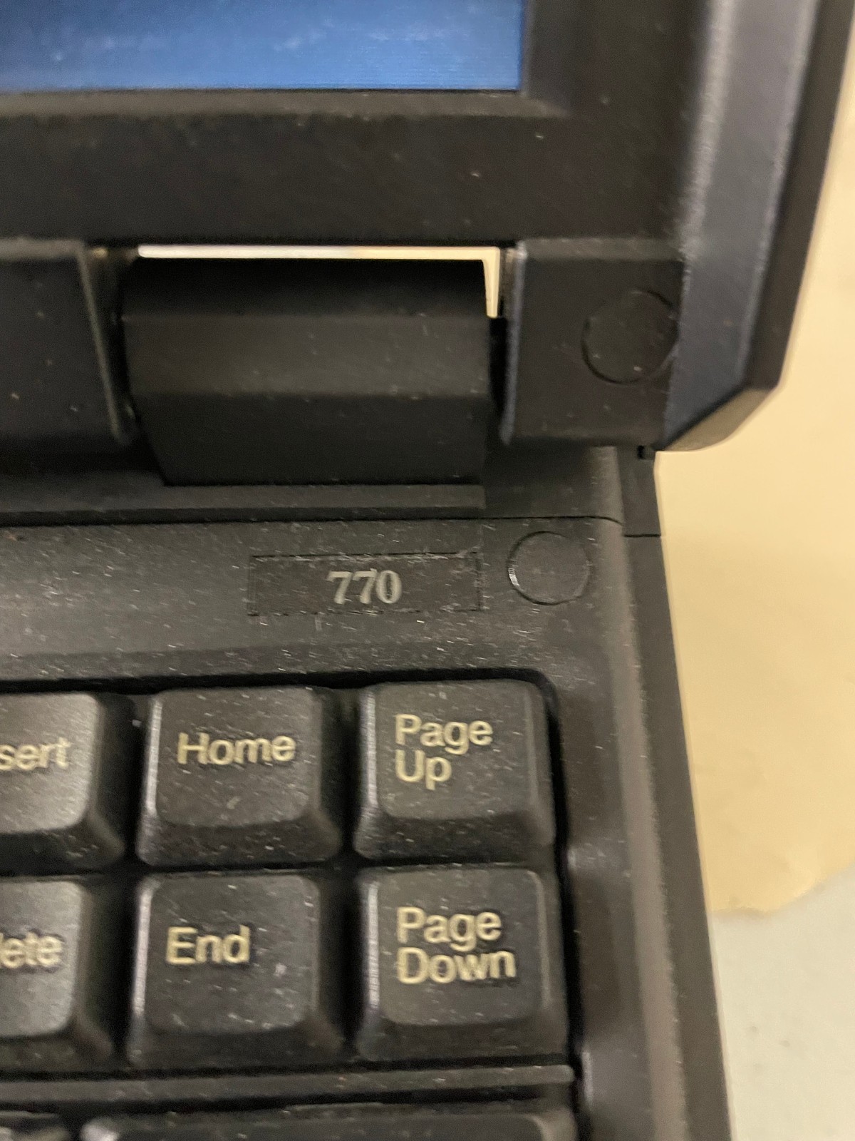 VINTAGE IBM THINKPAD 770 With OS/2 Warp Verion 3 Installed