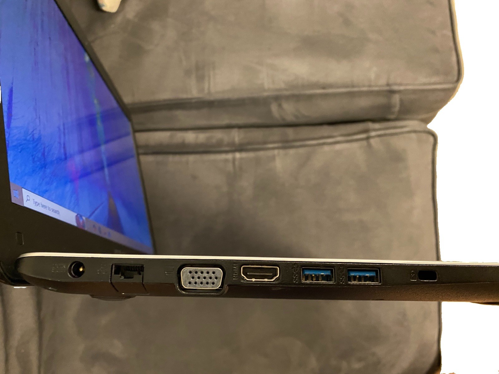 ASUS X555Q Laptop AMD A12-9720P 8GB RAM 120GB SSD Windows 10 Working