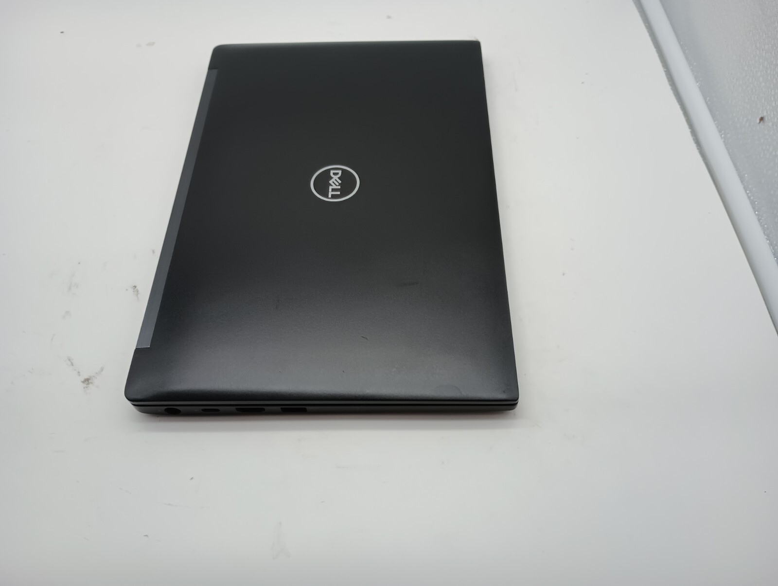 Latitude 7380 w/charger.i7 6th gen.16GB.128GB M.2.13.3″FHD.W11. Nice!!