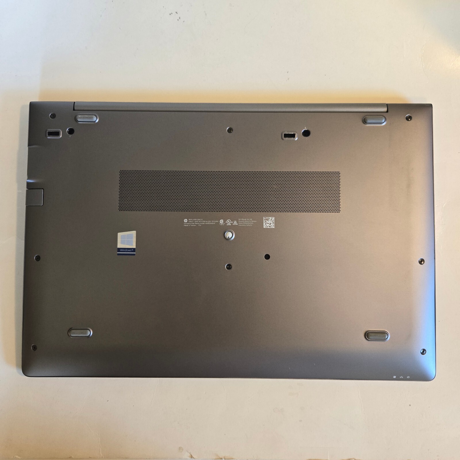 HP ZBook 15u G6 15.5″ i7-8565U 32GB RAM 500GB SSD Windows 11 w/ Charger