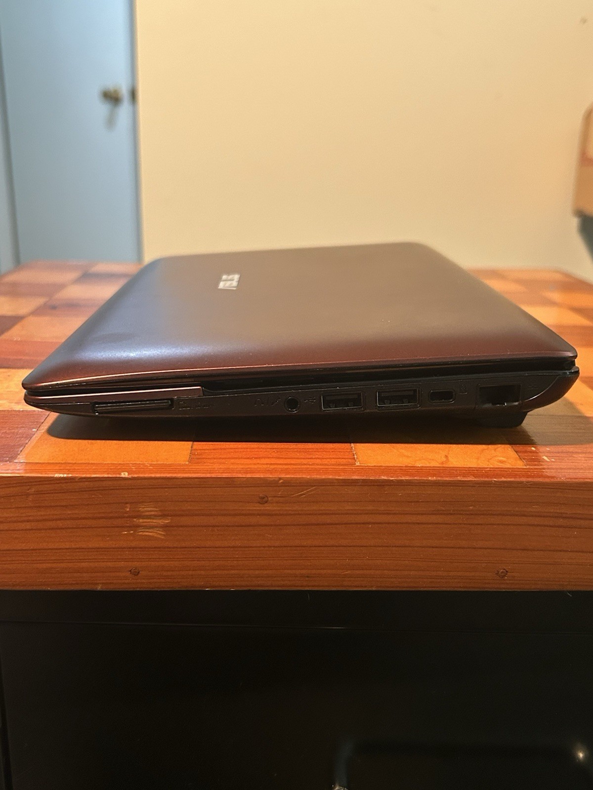 Asus eee pc 1015px- 2gb RAM- 480gb SSD- with Power Cord- Running MX Linux