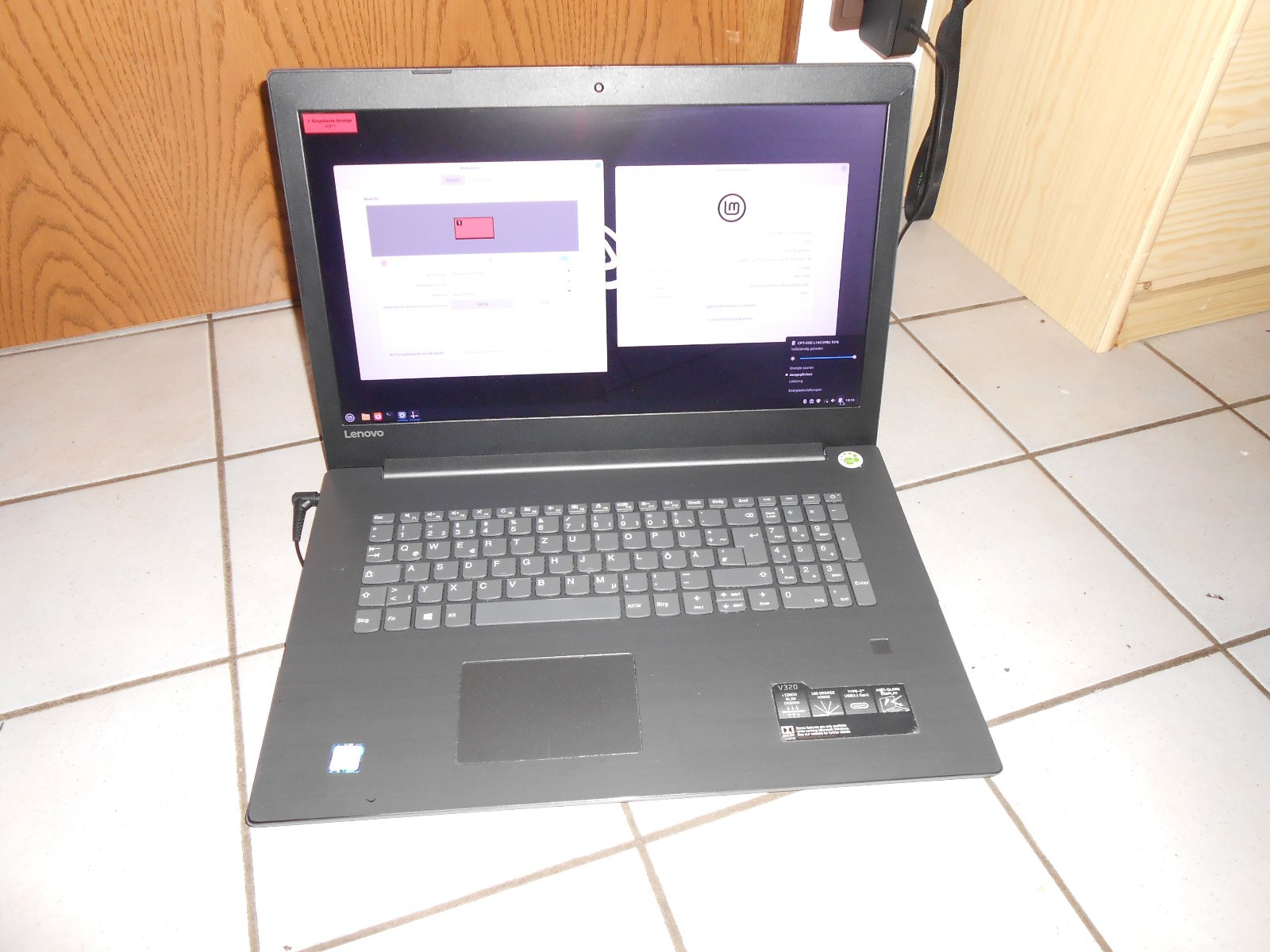 Lenovo V320-17IKP Intel Core i5-8250U 4x 1.6GHz, 8GB, 240GB SSD, Linux Laptop