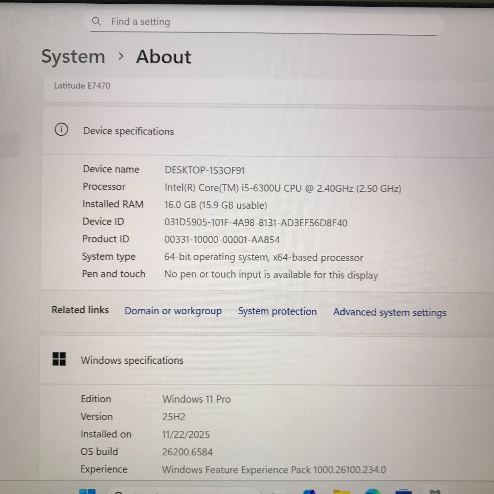 Dell Latitude E7470 14″ FHD Laptop i5-6300U 16GB RAM 128GB SSD (Windows 11 Pro)