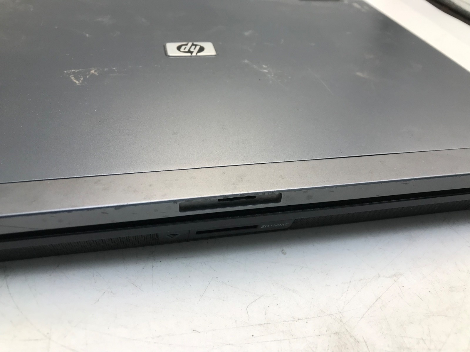 HP Compaq 6910p Intel Core 2 Duo 2.1GHz 14″ NO HDD-BOOTS BIOS, BAD LATCH-MZ