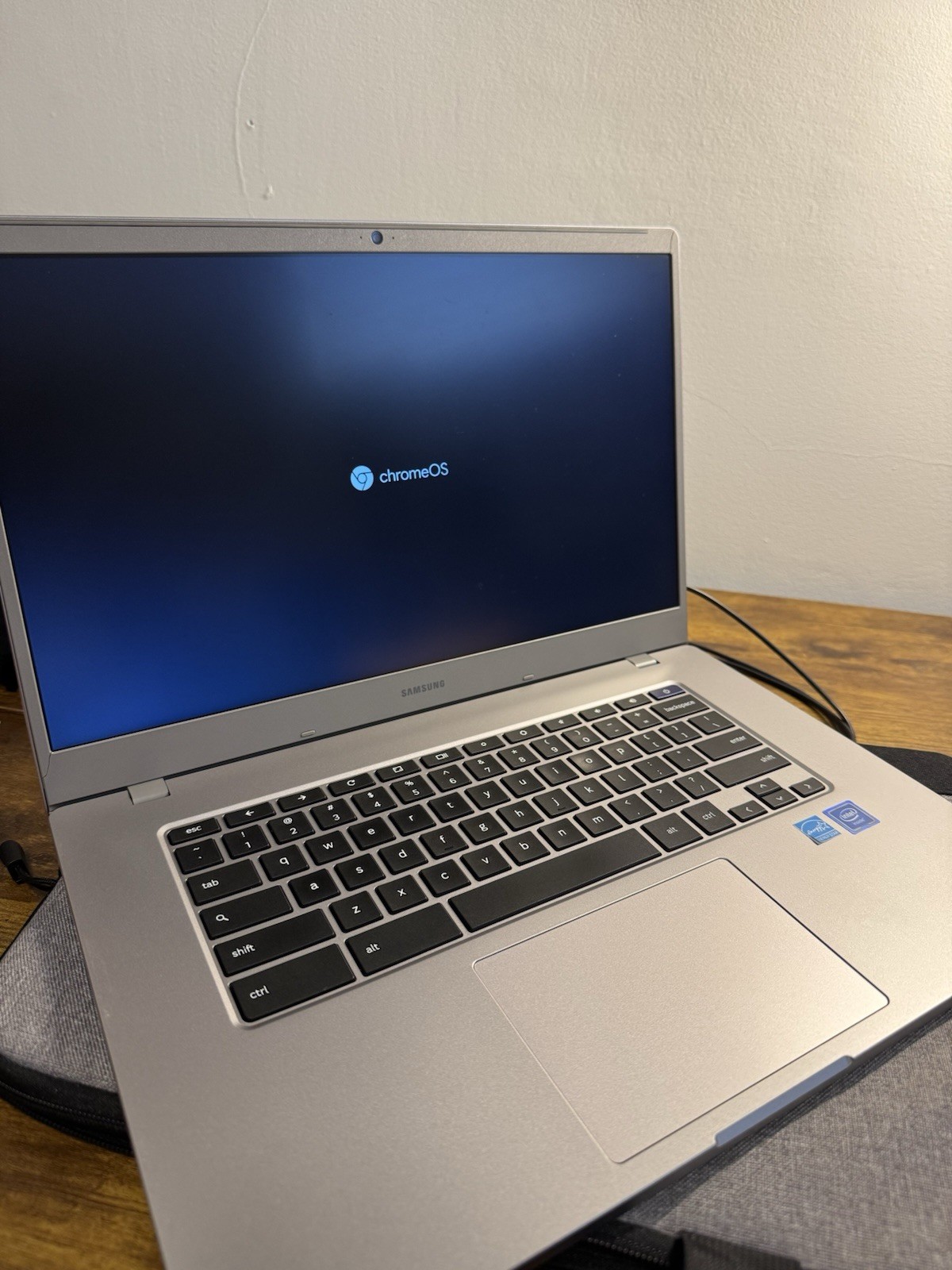 Samsung Chromebook Laptop, Silver, 14.3”, Model XE350XBA, W/Case & charger