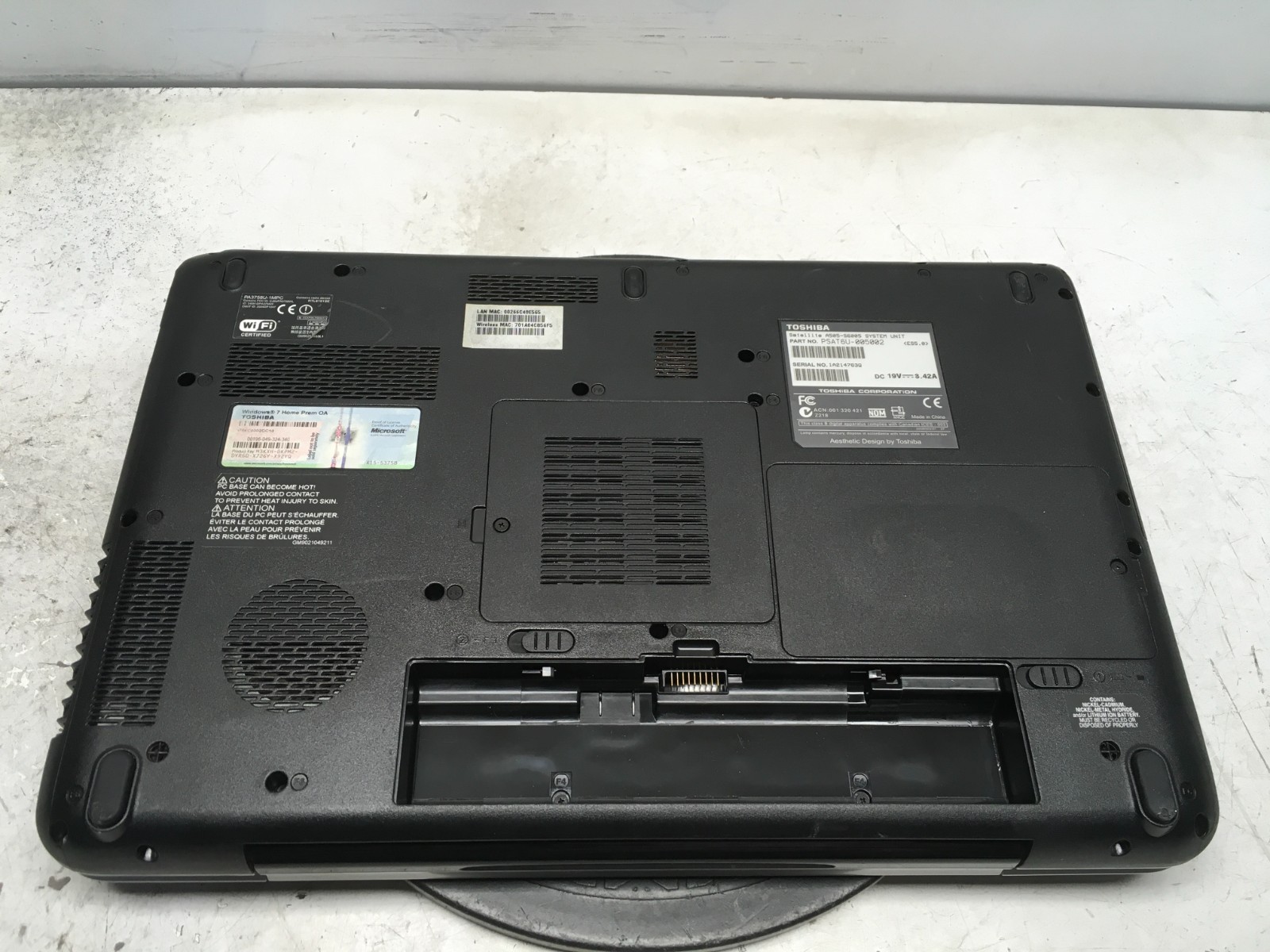 Toshiba Satellite A505-S6005 Intel i3-M330 2.13GHz 4 GB NO HDD