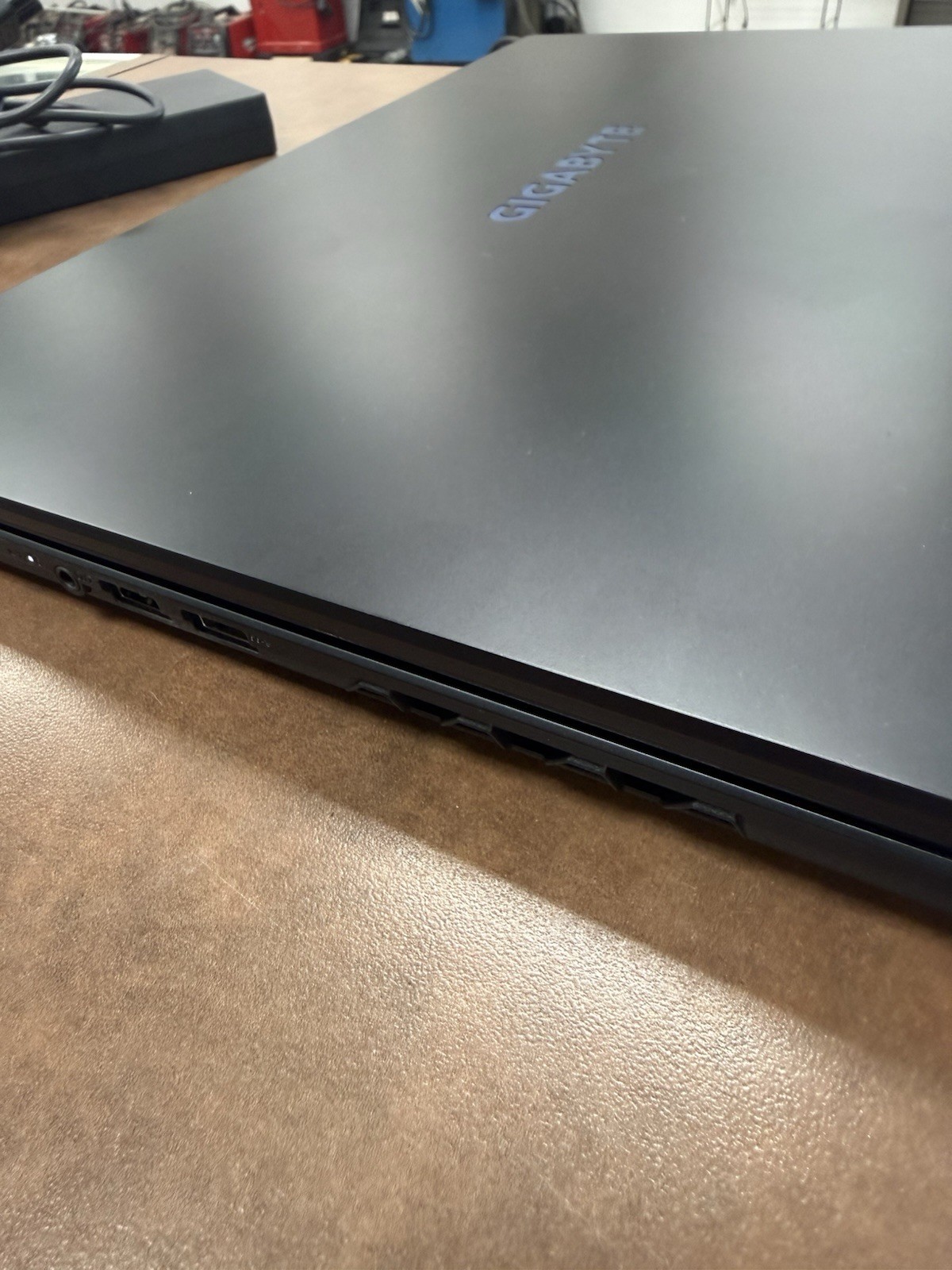 GIGABYTE Gaming A16 16 AMD Ryzen 7 260 16GB 1TB SSD RTX 5060 W11H Laptop
