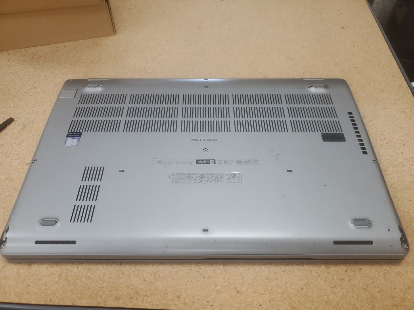 Dell Precision 3550 Laptop – i5-10310U 8GB 256GB SSD 15.6″ 051426-1