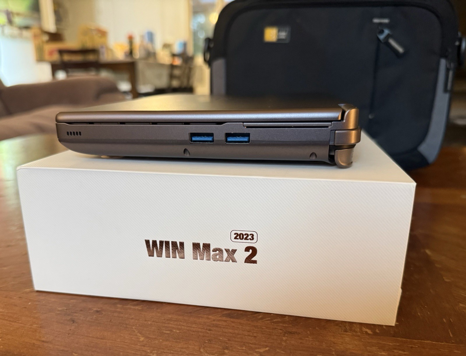 GPD WIN Max 2 2023 Ryzen 7 7840U + 32GB DDR5x-7500 MT/s + 2TB M.2 NVMe + OCuLink