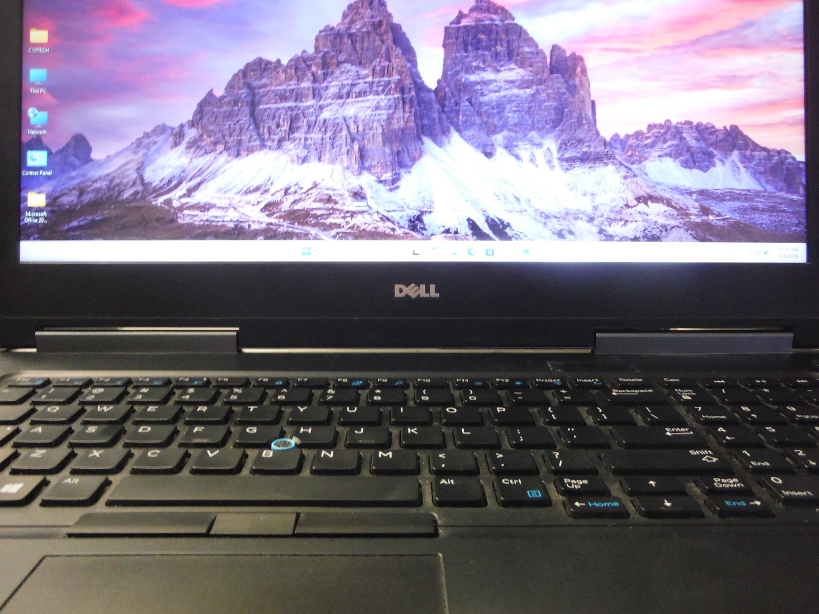 DELL PRECISION 7720 Xeon E3-1505M v6 32 GB RAM 512 GB SSD Win 11 PRO