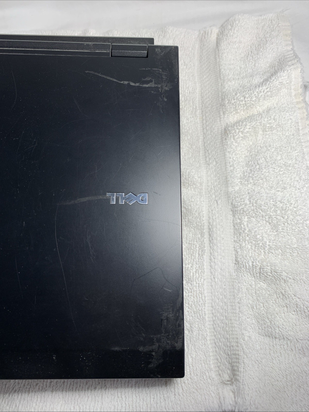 Dell Latitude E5400 Laptop Core 2 Duo CPU 14″ Display No Charger **PARTS ONLY**1