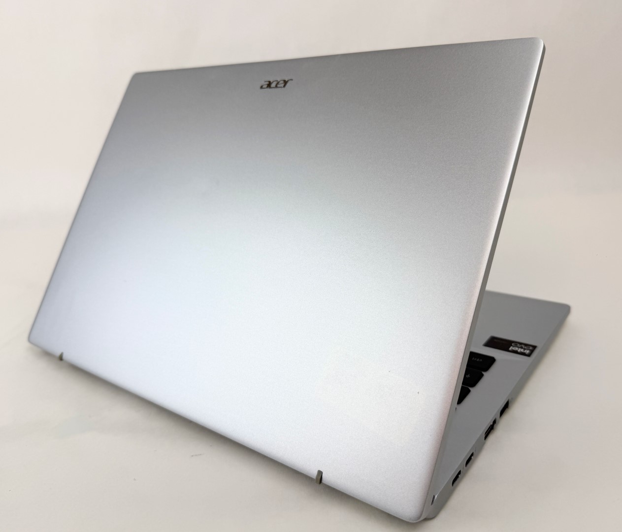 Acer Swift Go SFG14-72T-71QF 14″ FHD+ Touch Ultra 7 155H 16GB 1TB SSD W11H