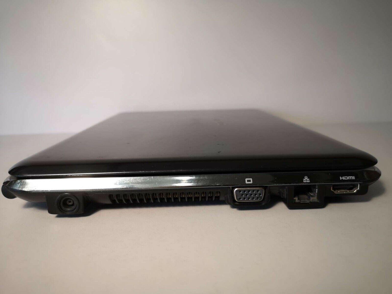 Samsung NP-X120 11.6” HD 4GB/500GB HDD C2D U7300 1.3Ghz HDMI Win7 Professional