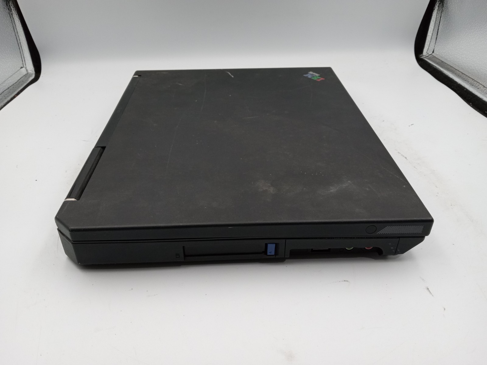 IBM ThinkPad R31 2656-LU2 Laptop Intel Pentium III 1.13GHz – PARTS / REPAIR -RR