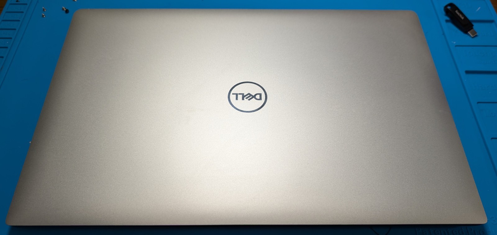Dell XPS 15 7590 i7-9750H GTX 1650 16GB RAM 256GB SSD Win11 Pro 4K OLED Touch