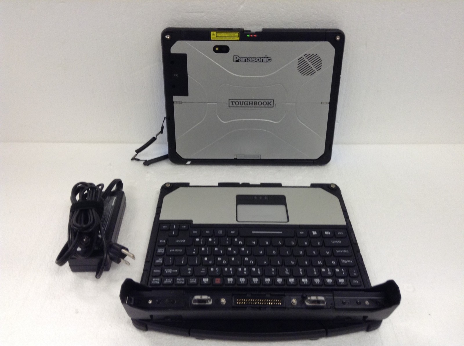 Panasonic Toughbook CF-33 MK1 i7-7600U 16GB 256GB SSD Touch 2 Batt, 7K HRS WORKS