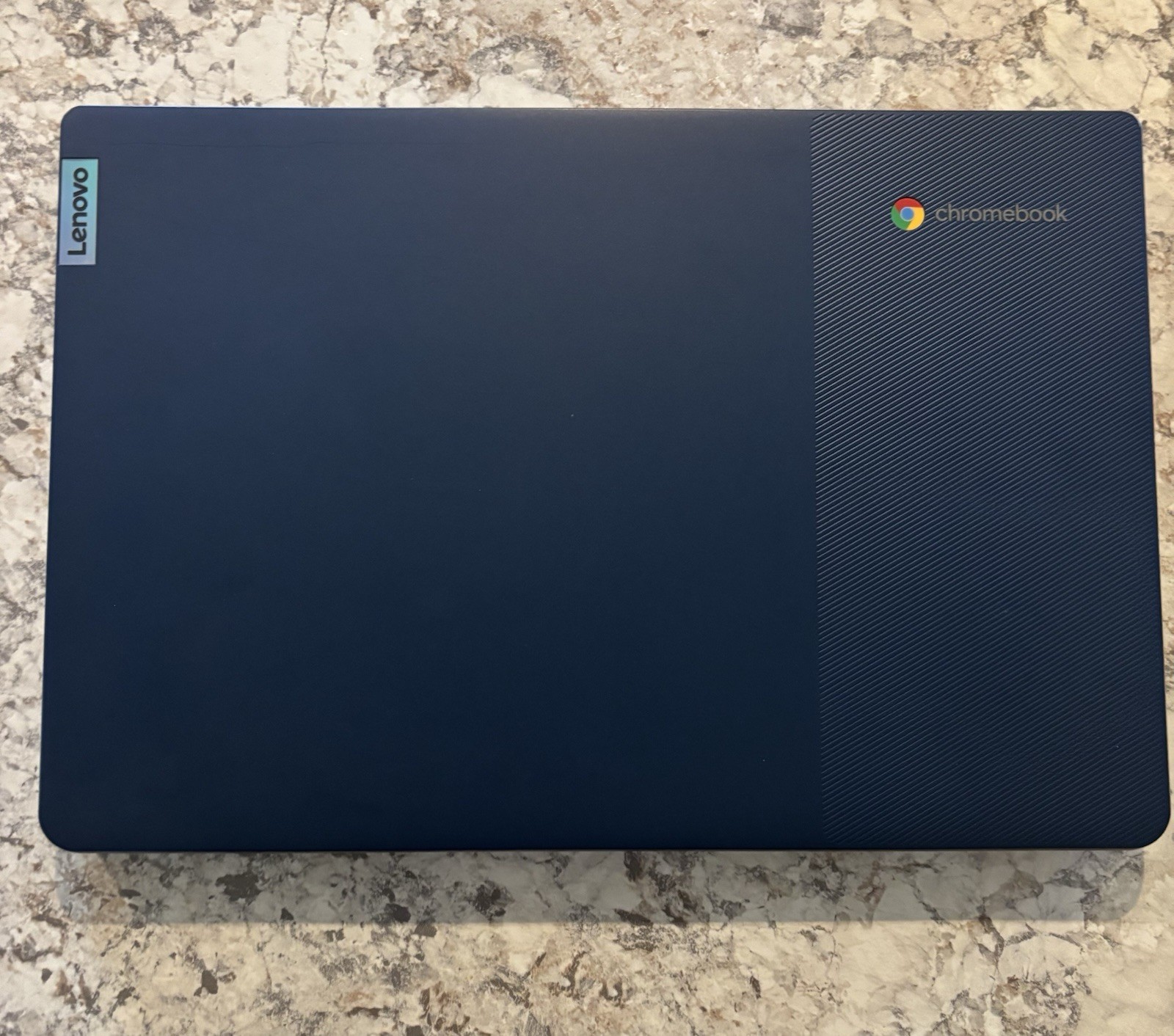 Lenovo IdeaPad Slim Chromebook 3 | 14″ 14M868 4GB 64GB SSD Abyss Blue Excellent