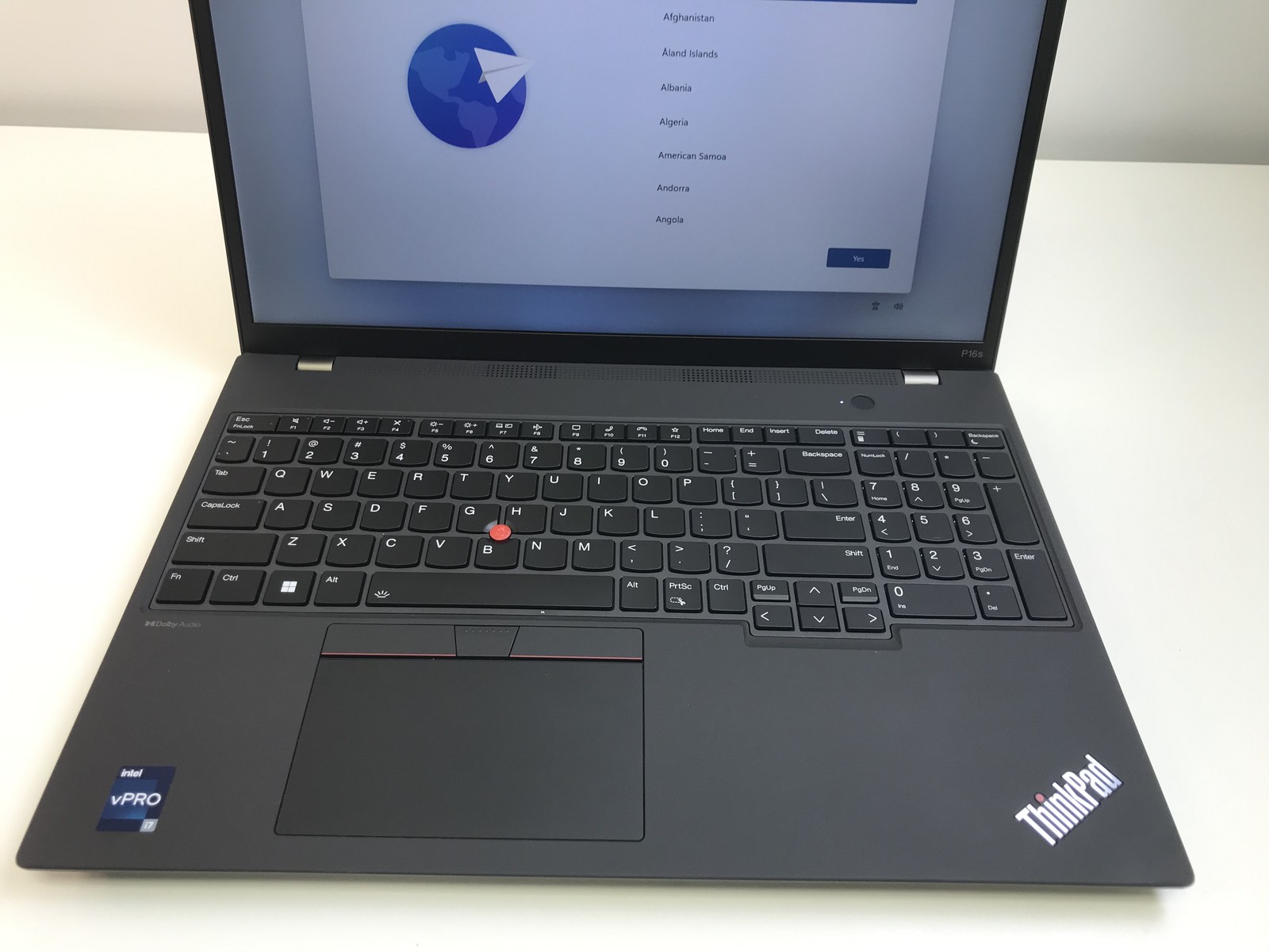 Lenovo ThinkPad P16s Gen 2 21HK003QUS – Intel Core i7-1370P 32GB RAM, 1000GB SSD