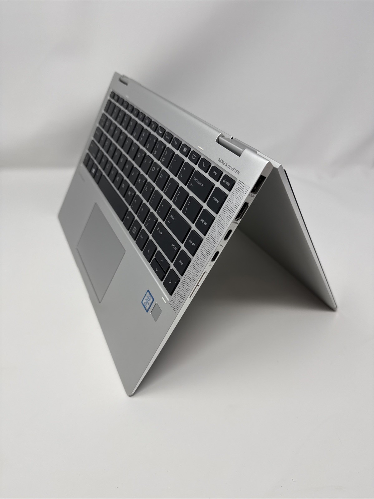 HP EliteBook x360 1040 G6 (Intel Core i5 8th Gen @ 1.60GHz, 8GB RAM, 256GB SSD)