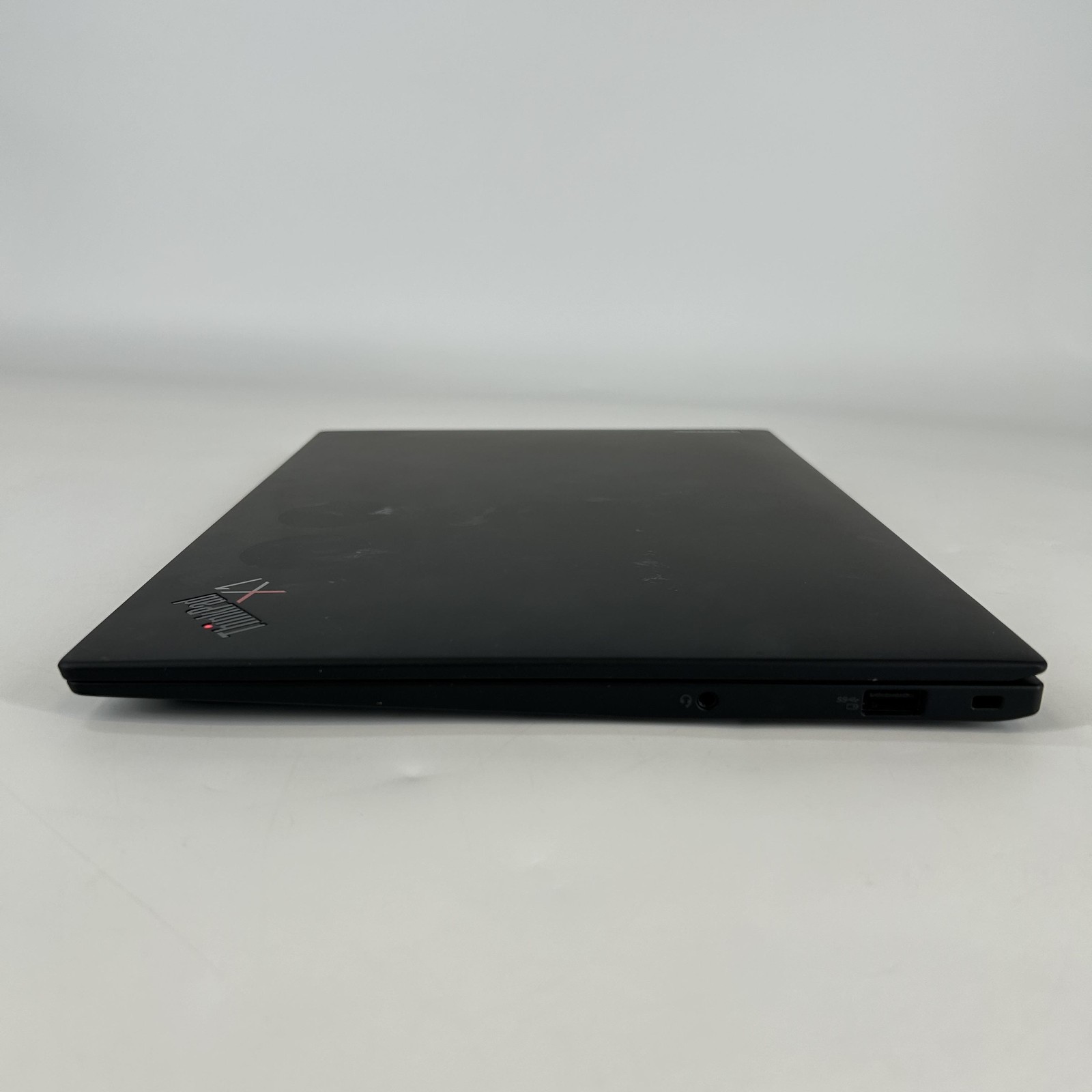 Lenovo ThinkPad X1 Carbon Gen 9 14 Black FHD+ i5-1135G7 2.40GHz 8GB 256GB SSD