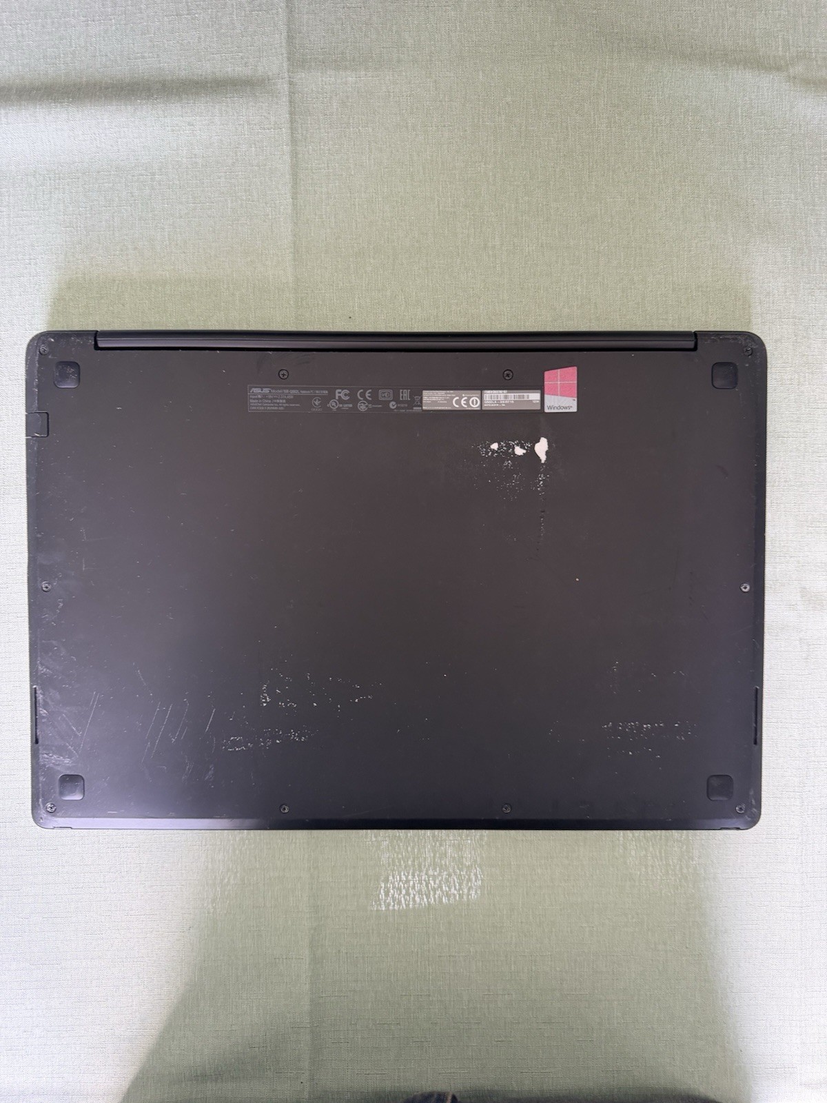 ASUS Q502L 15.6″ Intel Core i5 8GB Windows Black ( turns on, forgot password)