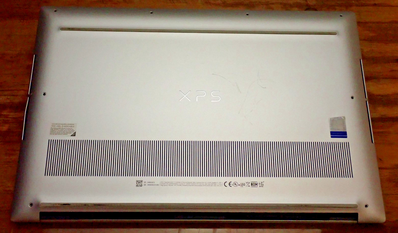 Dell XPS 15 9500 4K Touchscreen Core i7-10750H 32GB RAM 1 TB SSD GTX 1650 WIN 11
