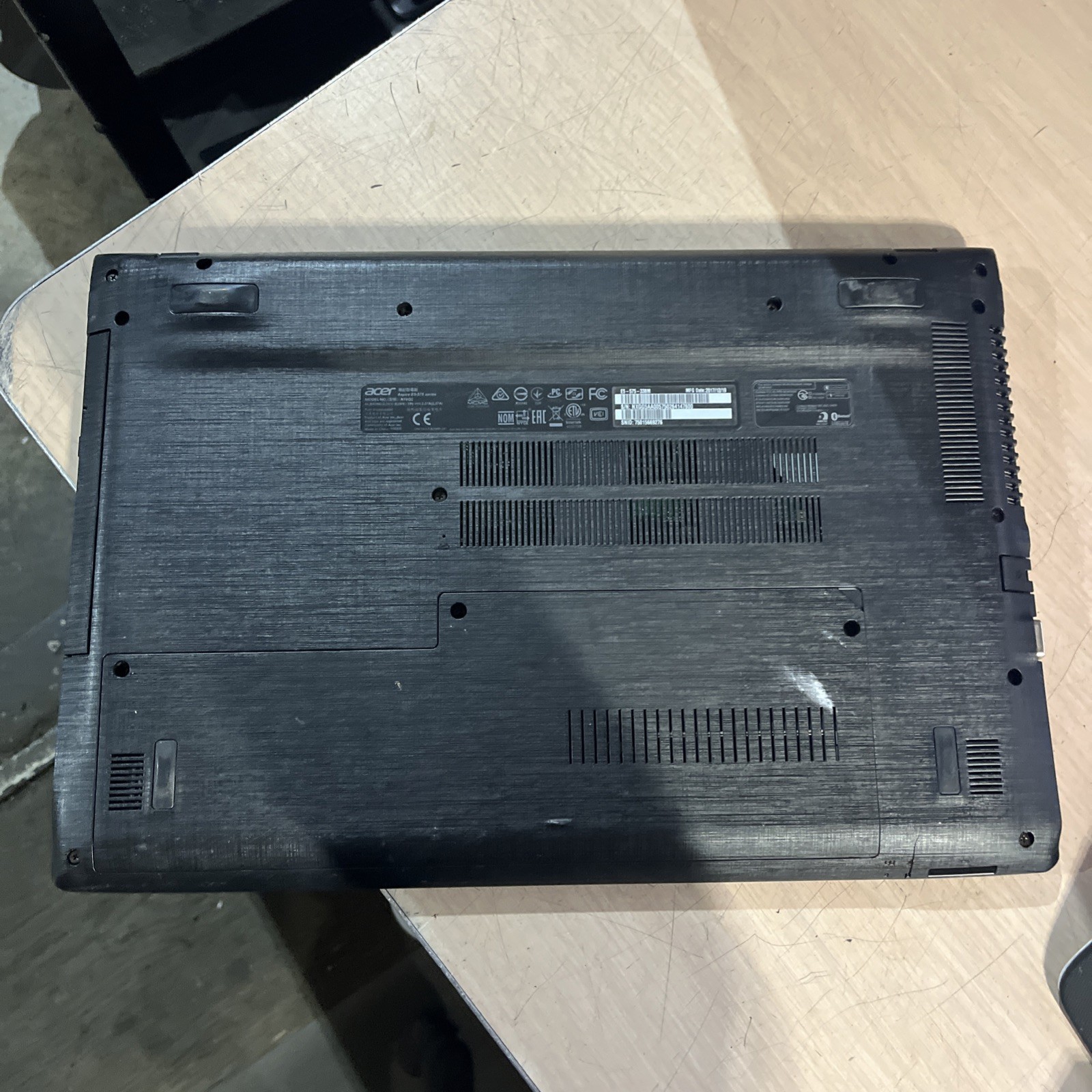ACER ASPIRE E5-575 INTEL CORE I3 7TH GEN 4GB RAM NO HD