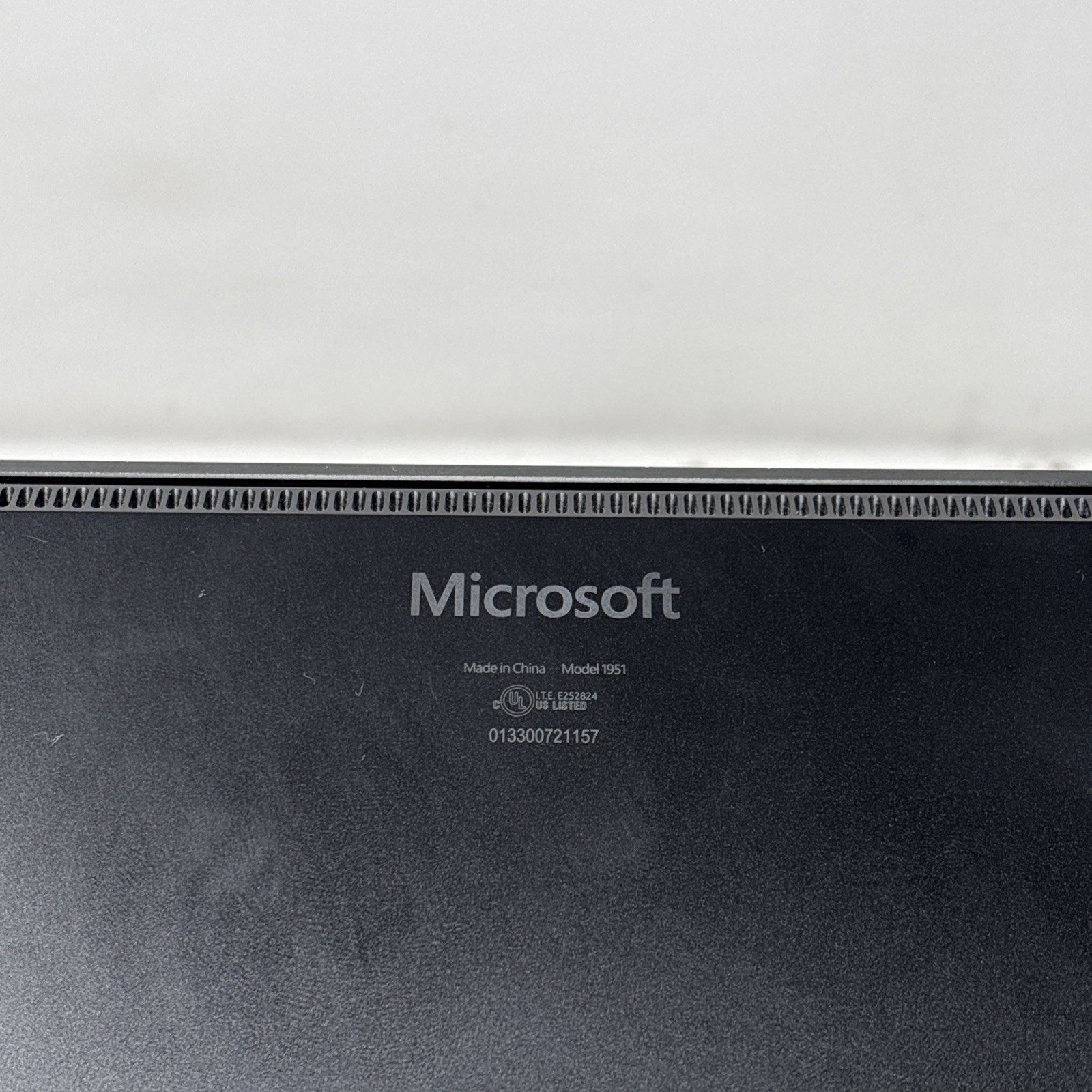 Surface Laptop 4 13.5″ 1951 Intel Core-i7-1185G7 32GB RAM 1TB NVMe – Touch W/ AC