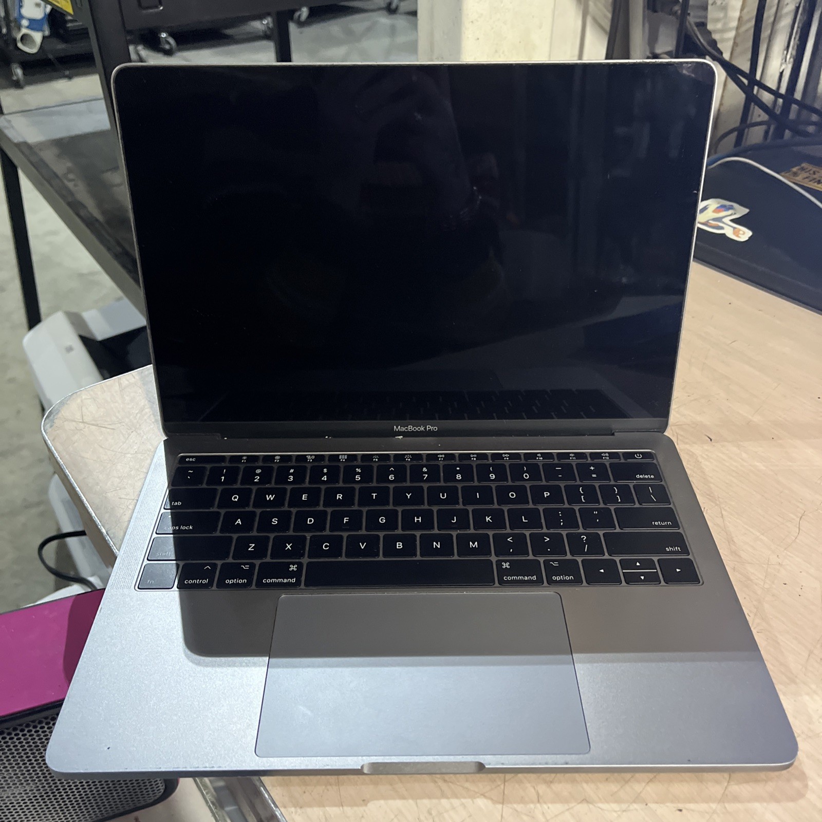APPLE MACBOOK PRO 13″ MID-2017 CORE I5-7360U 2.3GHZ 8GB RAM NO HD ;