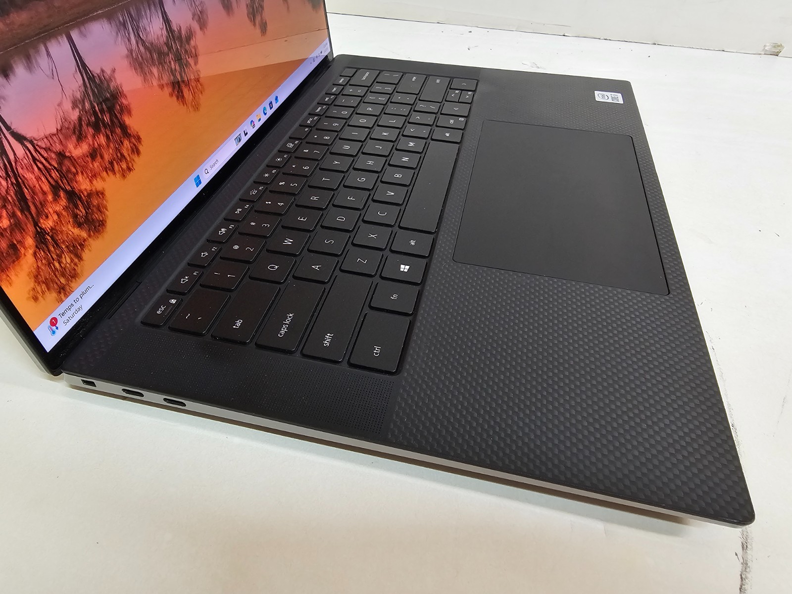 Dell Precision 5550 Laptop – Core i7-10875H 32GB 512GB 15.6″ – Quadro T2000