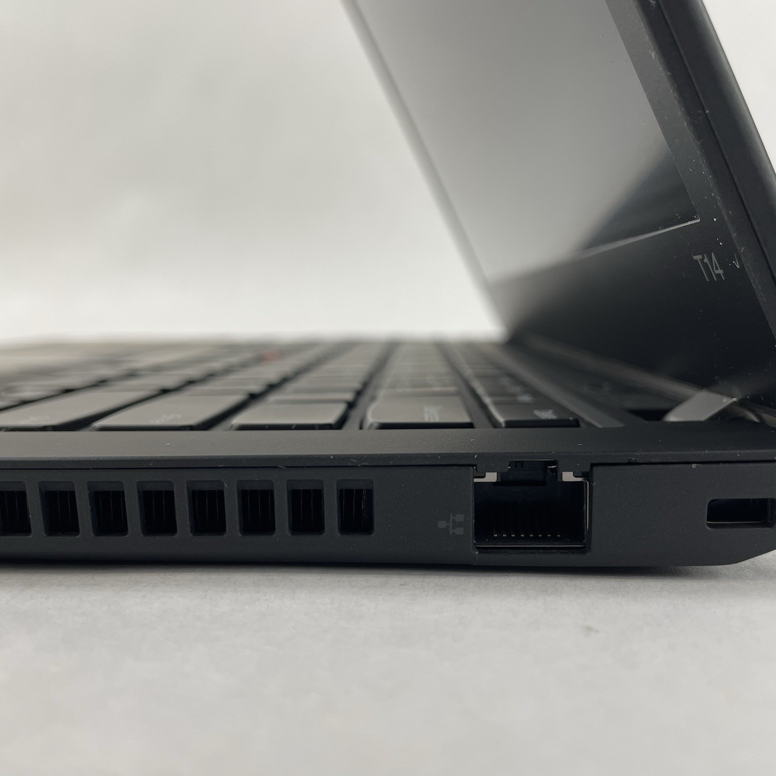Lenovo ThinkPad T14 Gen 1 14″ i5-10310U 1.70 GHz 8 GB RAM No SSD/OS/AC/Batt