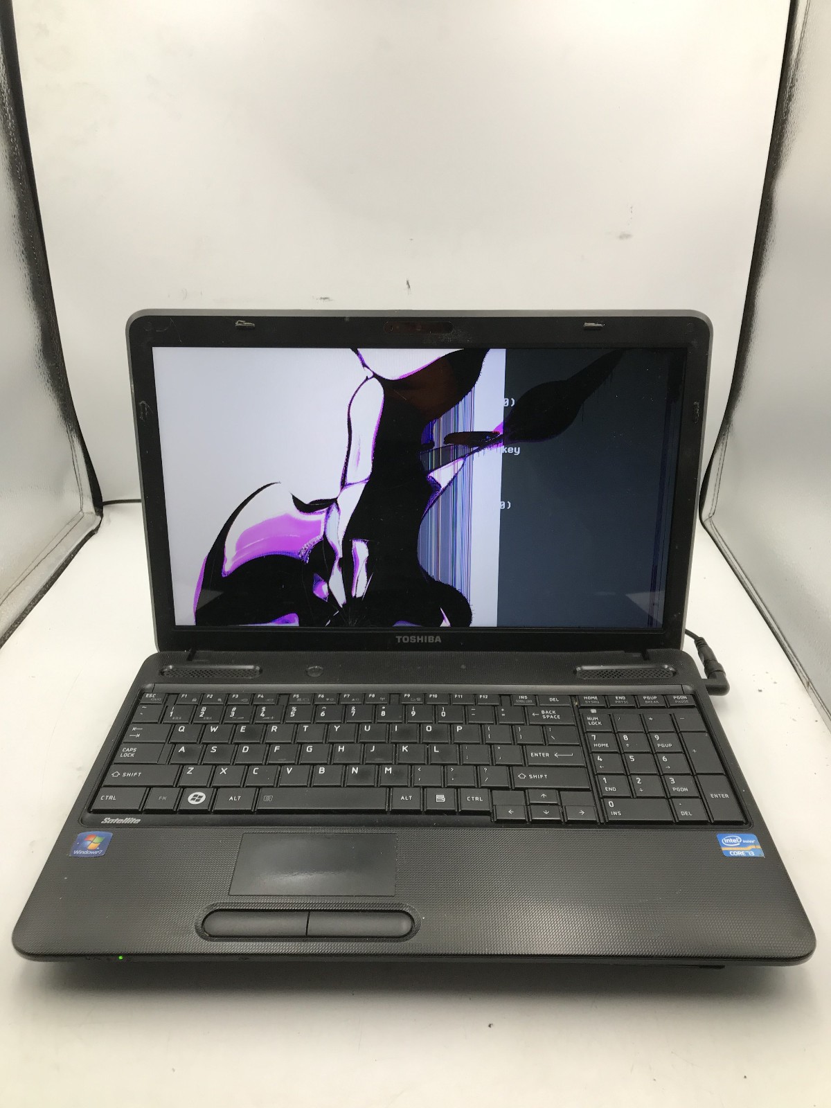 TOSHIBA SATELLITE C655 S5305 – FOR PARTS/BROKEN LCD – INTEL I3 2ND GEN -READ- BB