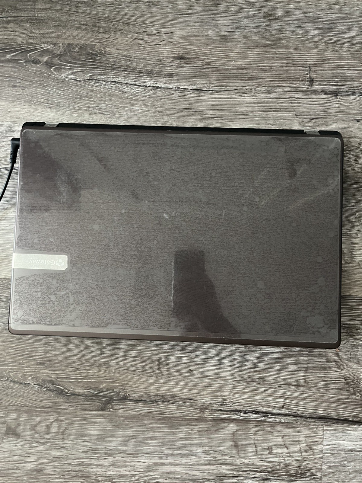 GATEWAY NEW90 LAPTOP – INTEL CORE I3 – 4GB RAM – BAD BATTERY READ DESCRIPTION