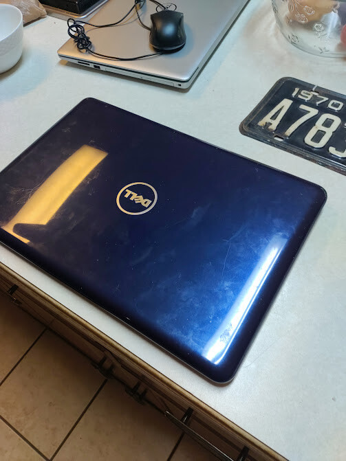 DELL INSPIRON 15 5565 AMD A9 500GB SSD 16 GB RAM WINDOWS 10 LAPTOP