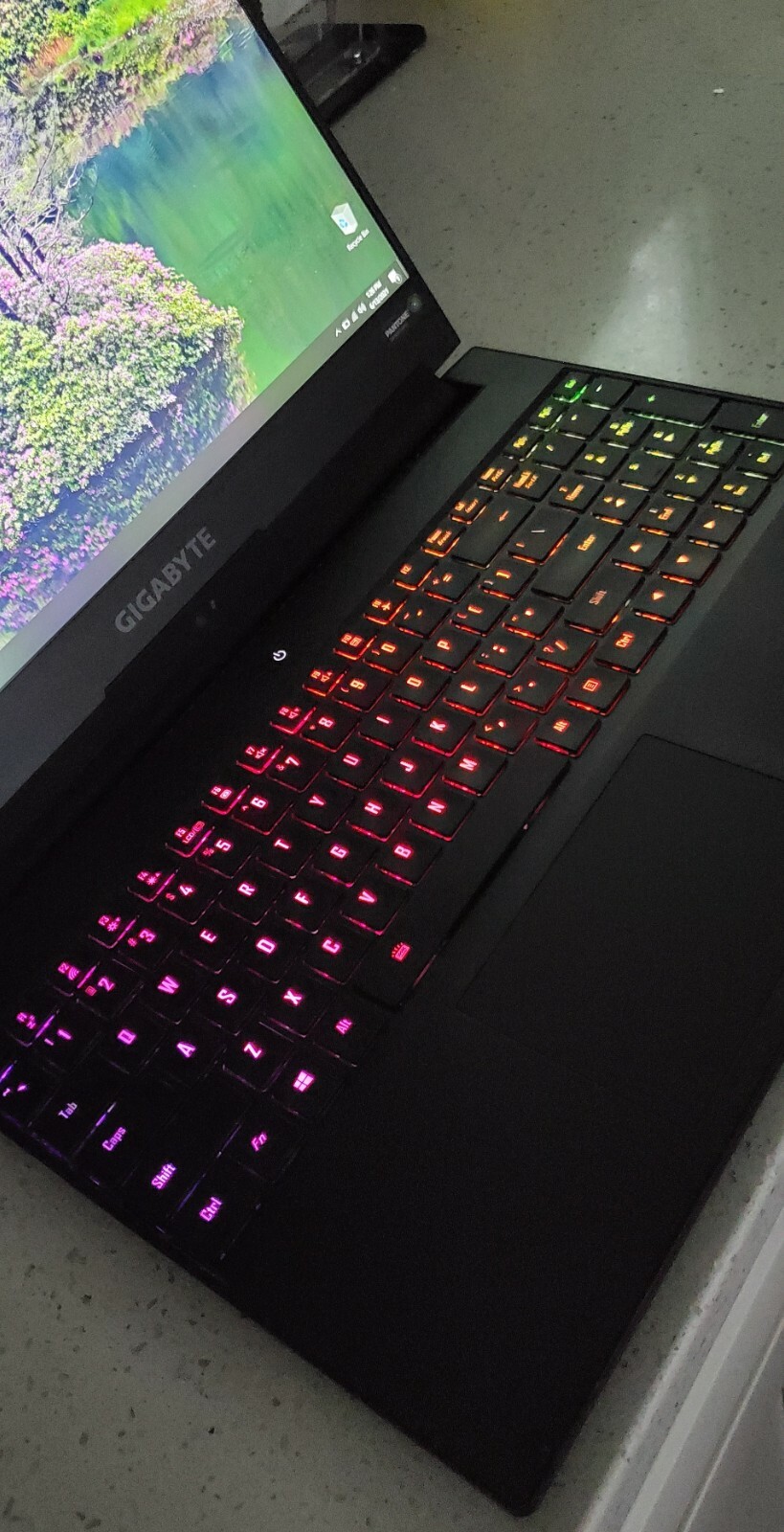Gigabyte Aero 15 Laptop (Intel Core i7 / NVIDIA GTX 1060)